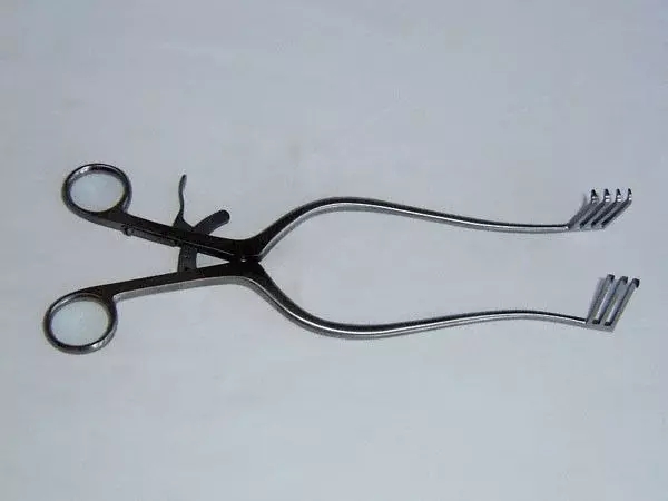 Adson Retractor, 27 cm, 3 x 4 claws Holtex