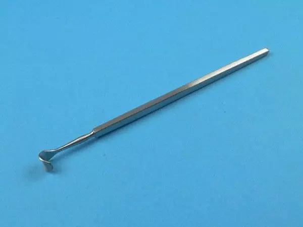 Cushing Retractor, 20 cm x 15 mm Holtex