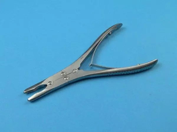 Gouge forceps Ruskin, double articulation, bits 5 mm, 18 cm curved Holtex