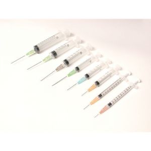 3-Part Syringes with mounted needle 2.5 ml Terumo box of 100