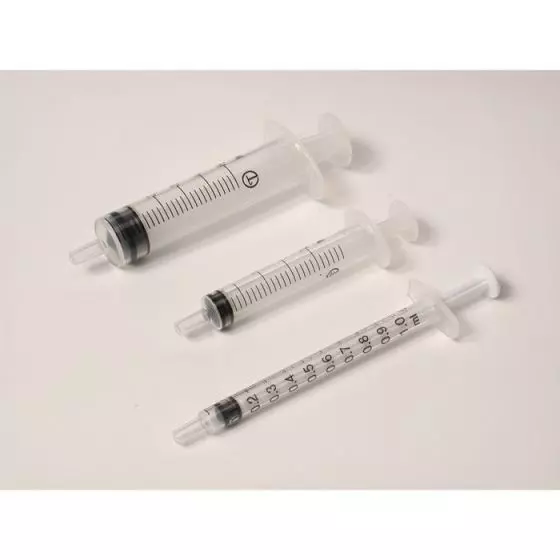 3 parts syringes 5 ml Terumo centered box of 100